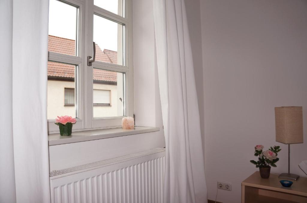 Gasthof Zur Post Neunkirchen am Brand Exterior foto